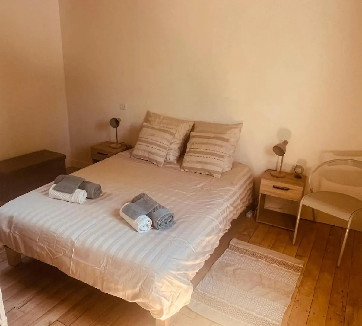 Vacation Home With Pool Saint-Martin-le-Redon بيت للعطل