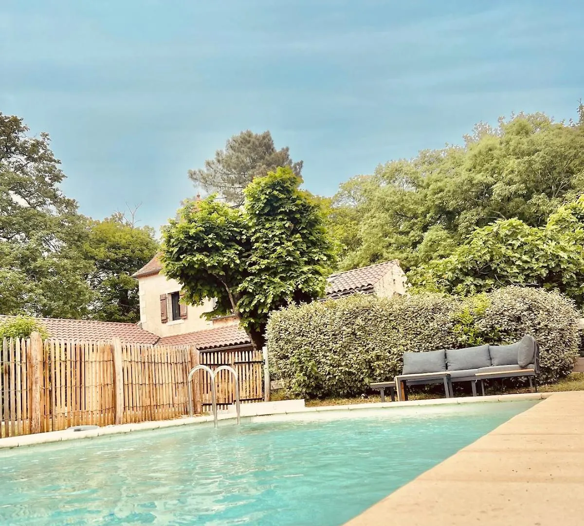 Vacation Home With Pool Saint-Martin-le-Redon